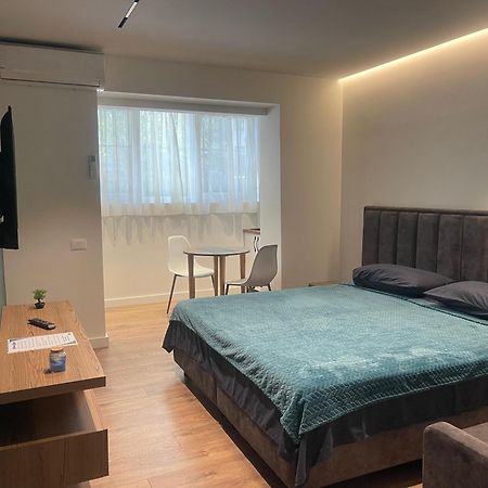 Downtown Studio Apartments Тирана Екстериор снимка