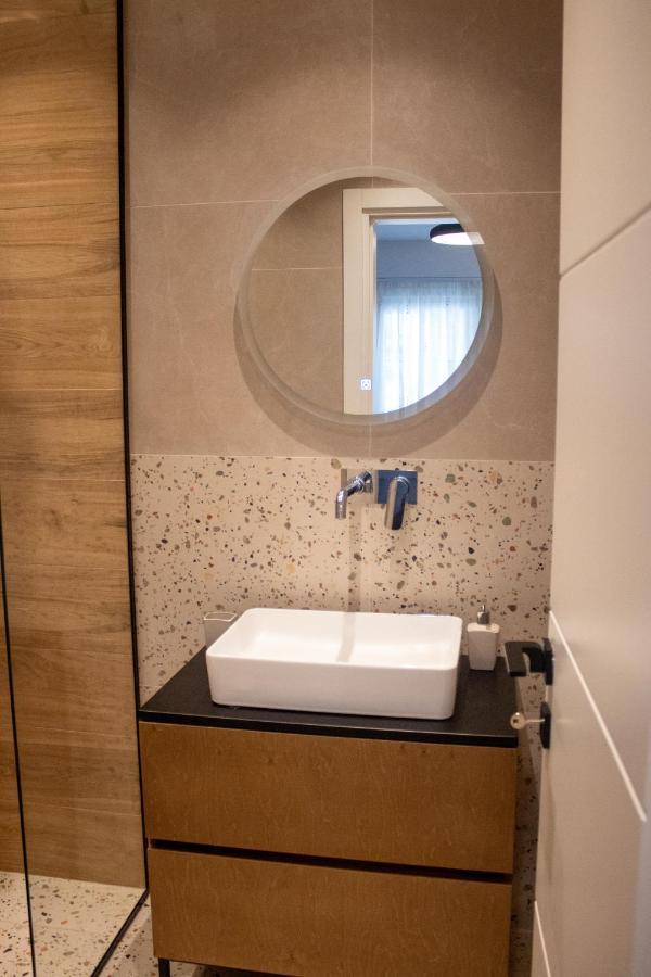 Downtown Studio Apartments Тирана Екстериор снимка