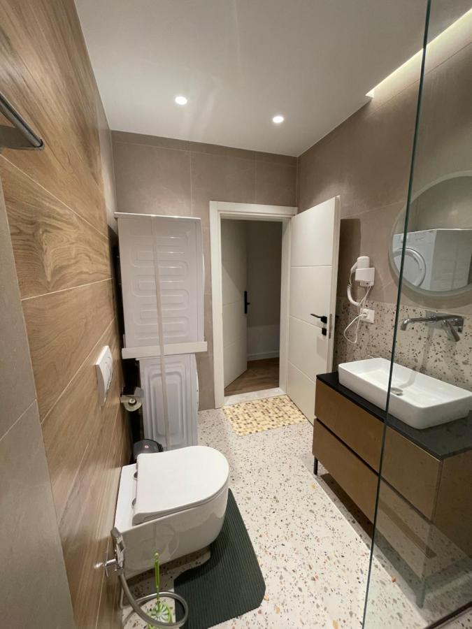 Downtown Studio Apartments Тирана Екстериор снимка