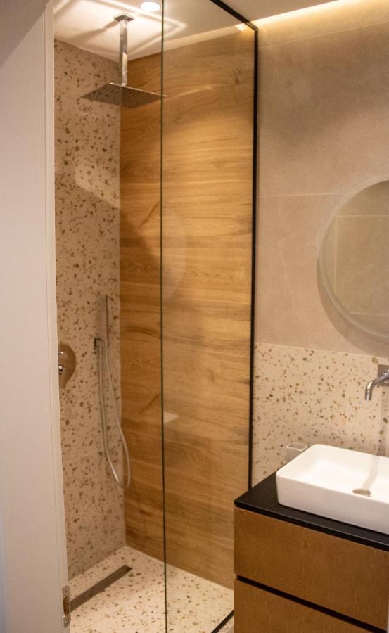 Downtown Studio Apartments Тирана Екстериор снимка