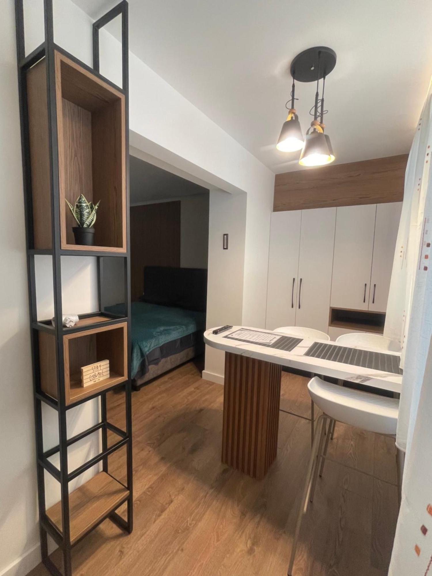 Downtown Studio Apartments Тирана Екстериор снимка