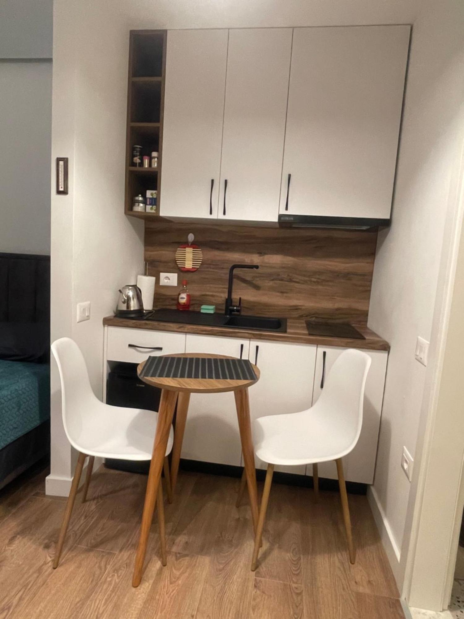 Downtown Studio Apartments Тирана Екстериор снимка