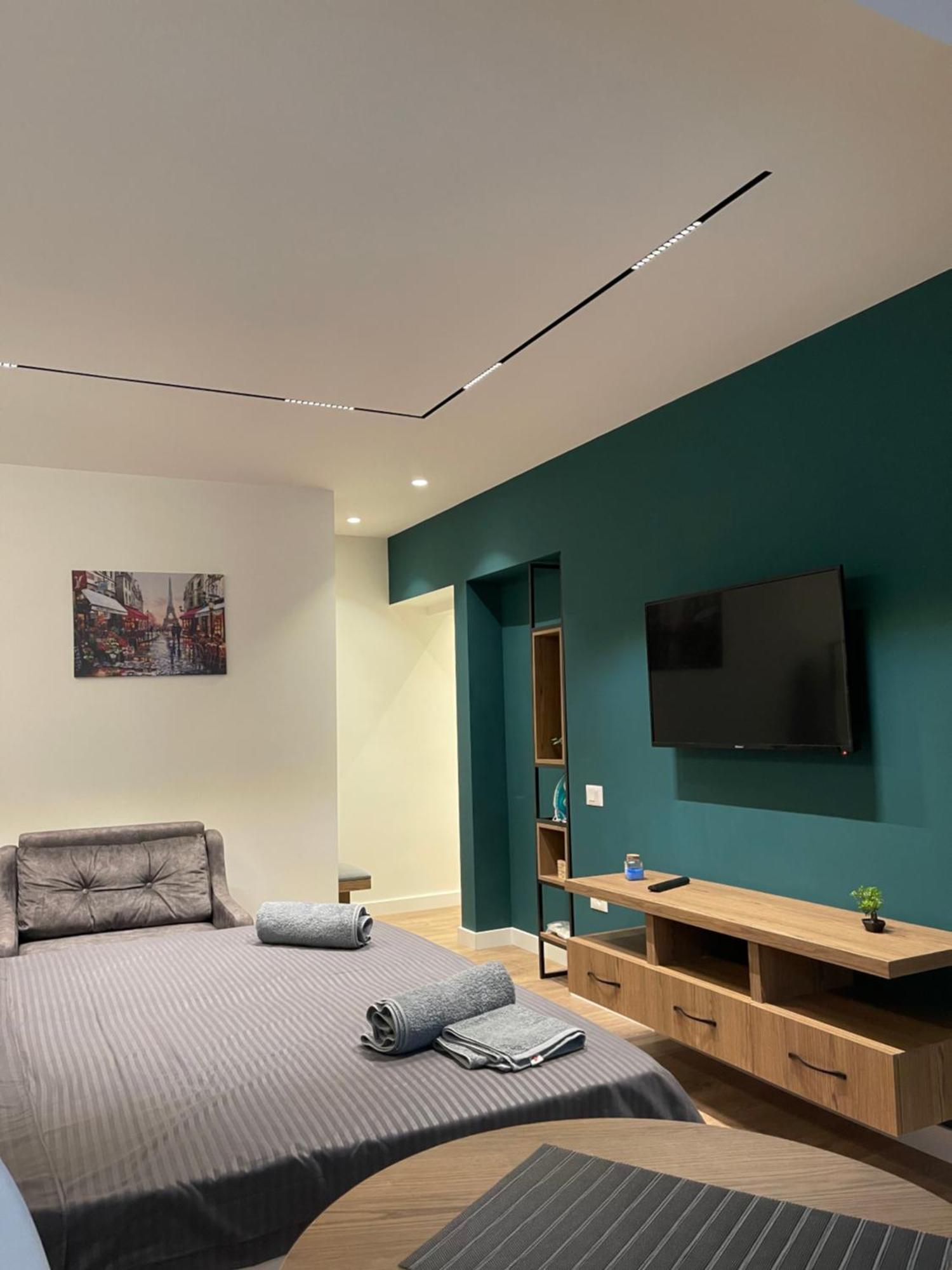 Downtown Studio Apartments Тирана Екстериор снимка