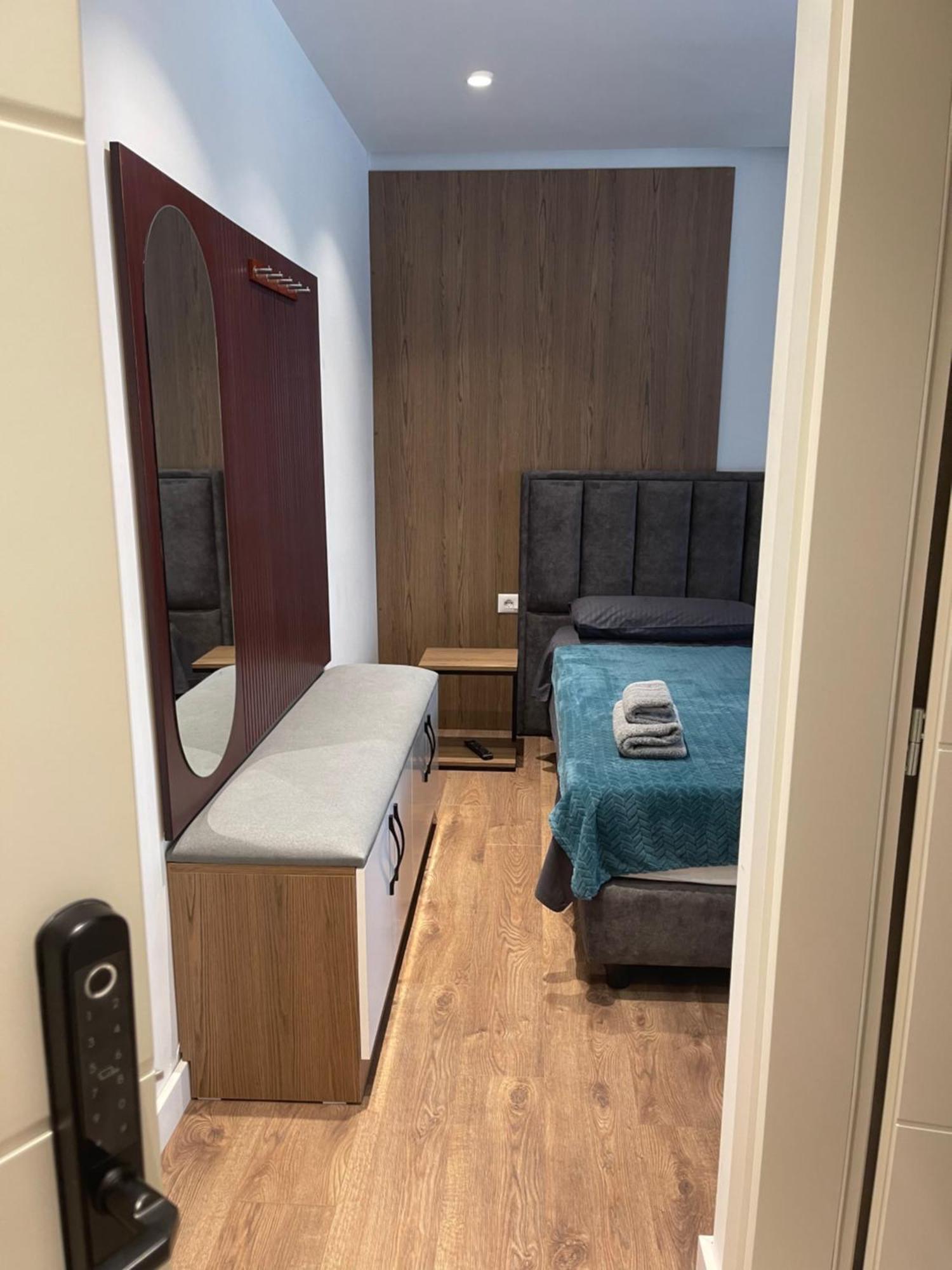 Downtown Studio Apartments Тирана Екстериор снимка